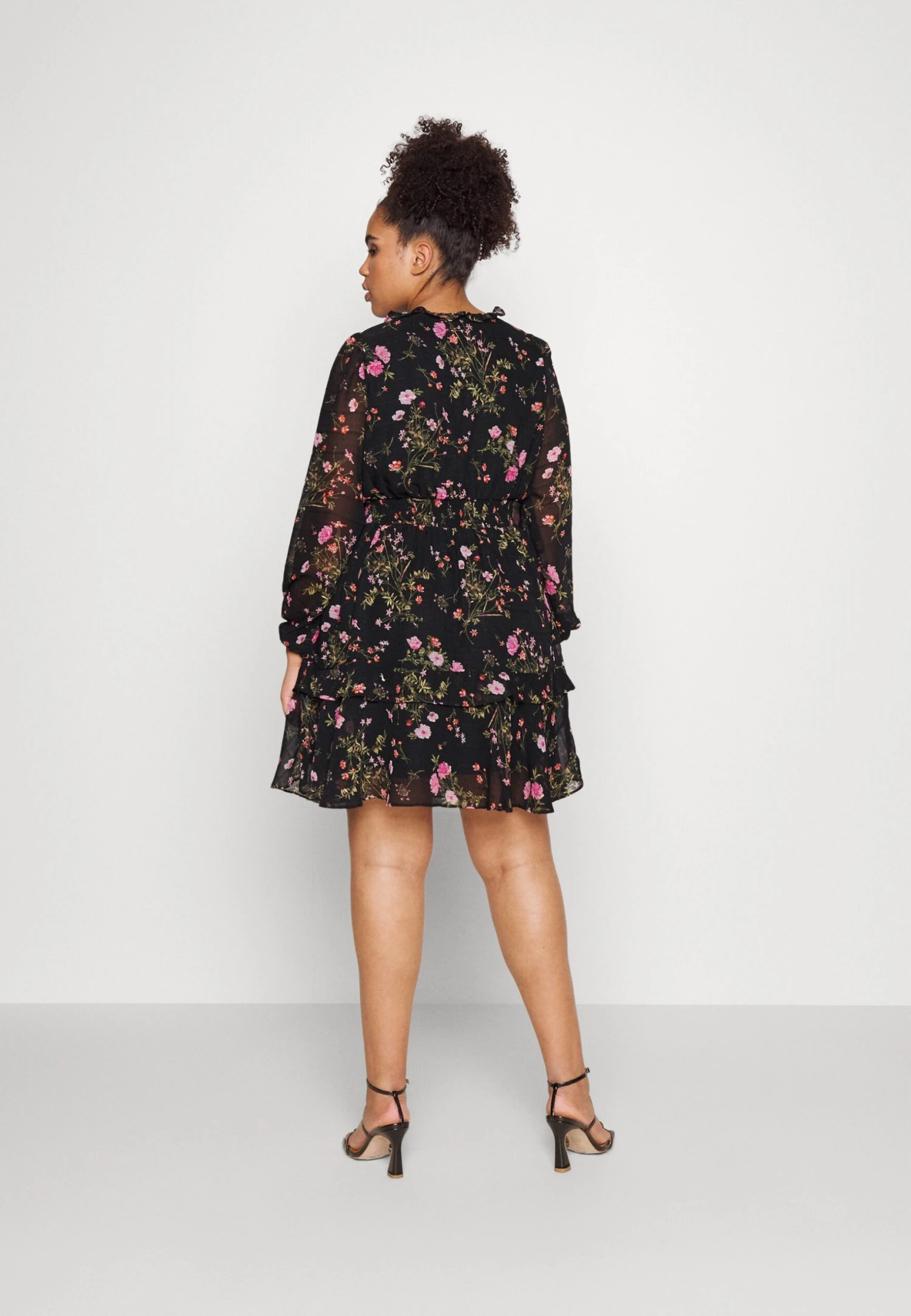 Vero Moda Curve VmrosaV Neck Short Dress- Vestido Informal - Black/Pink - Imagen 3