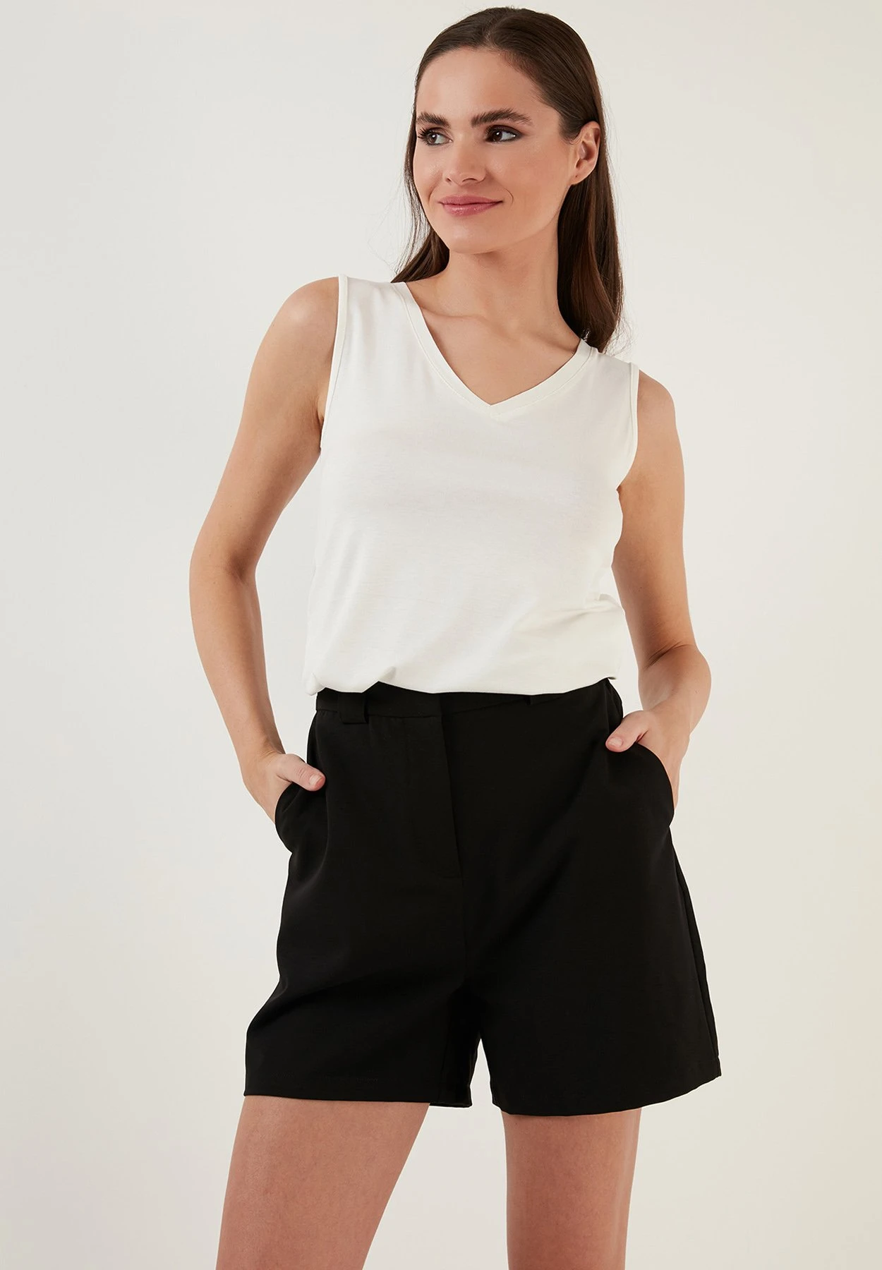 LELA Regular Fit - Top - Ecru - Imagen 4