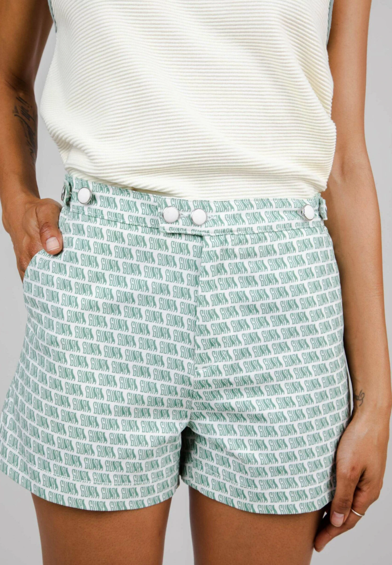 Brava Fabrics Guapa Lola - Shorts - White