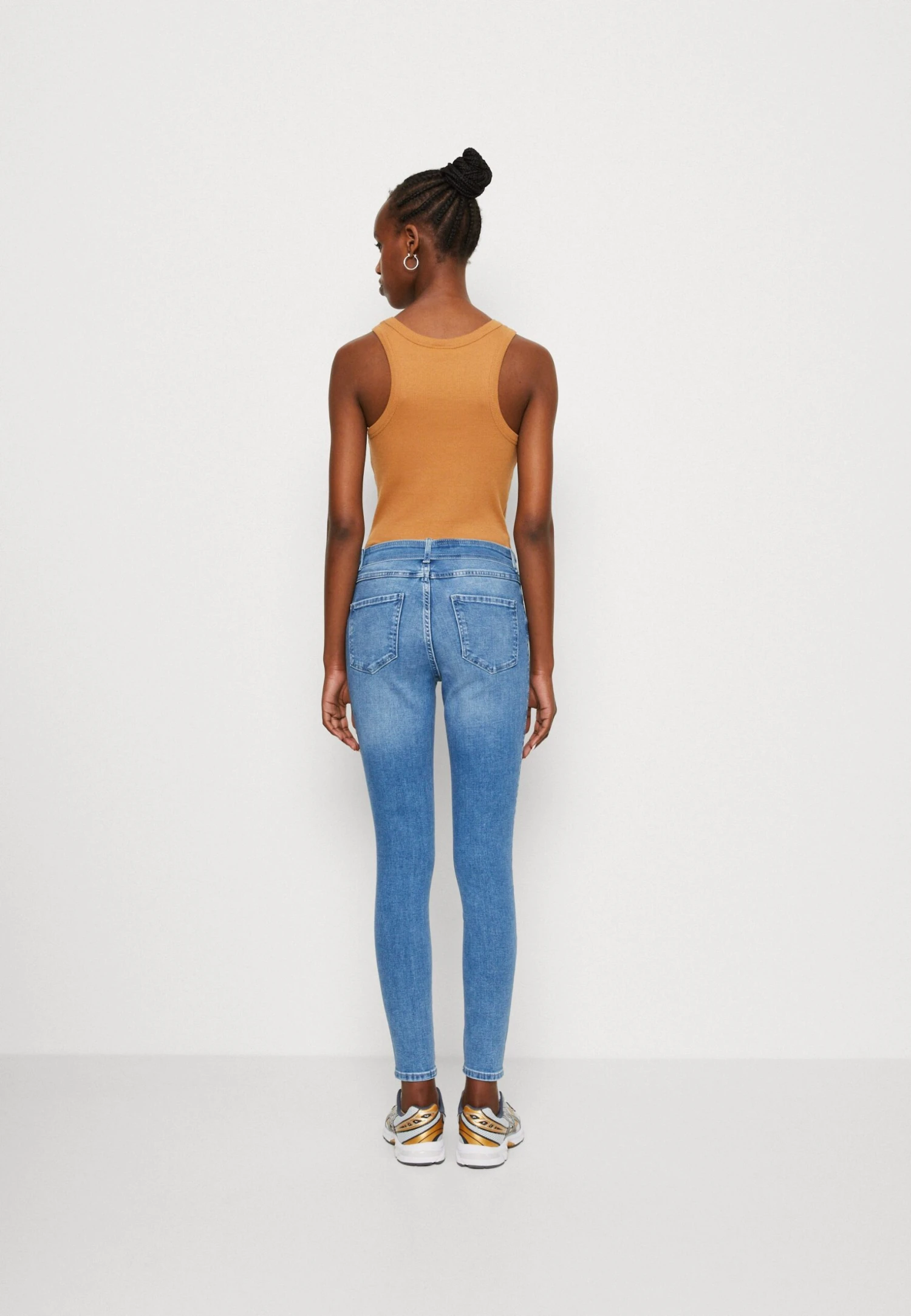 ONLY Onlwauw Mid Waist Belt - Vaqueros Pitillo - Light Blue - Imagen 3