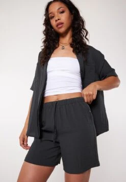 Myra - Shorts - Washed Black