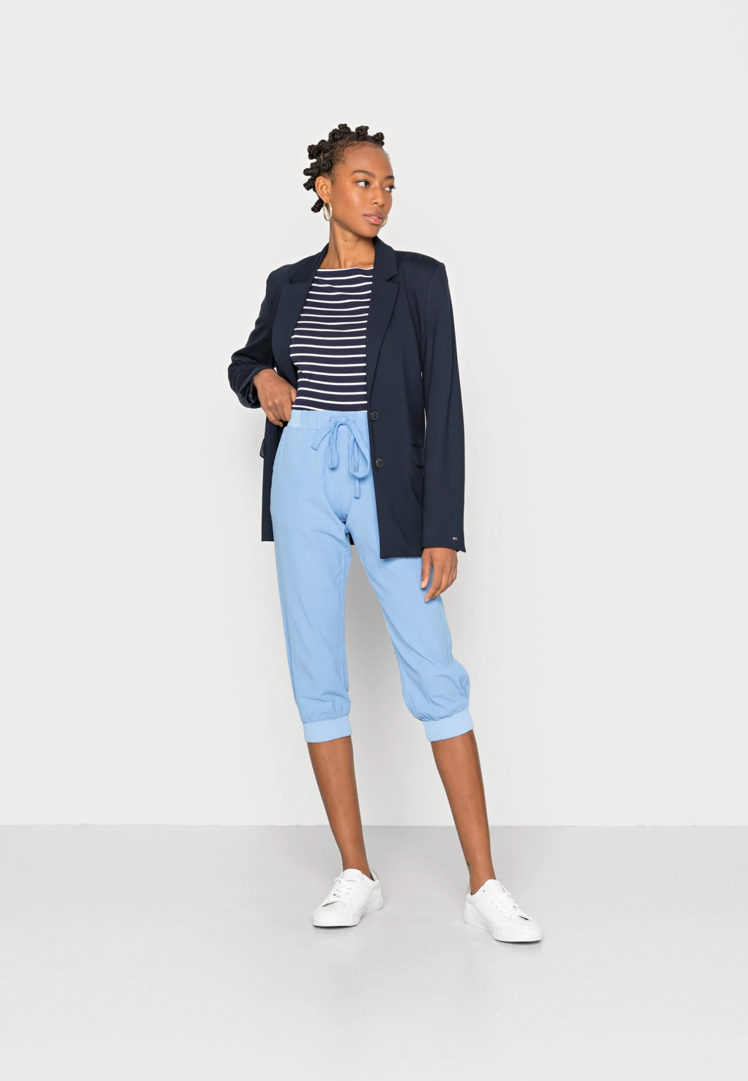 Kaffe Naya Capri - Shorts - Vista Blue - Imagen 2