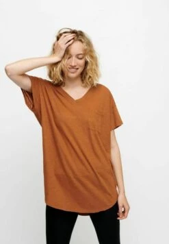 Dreamy- Camiseta Básica - Hazel