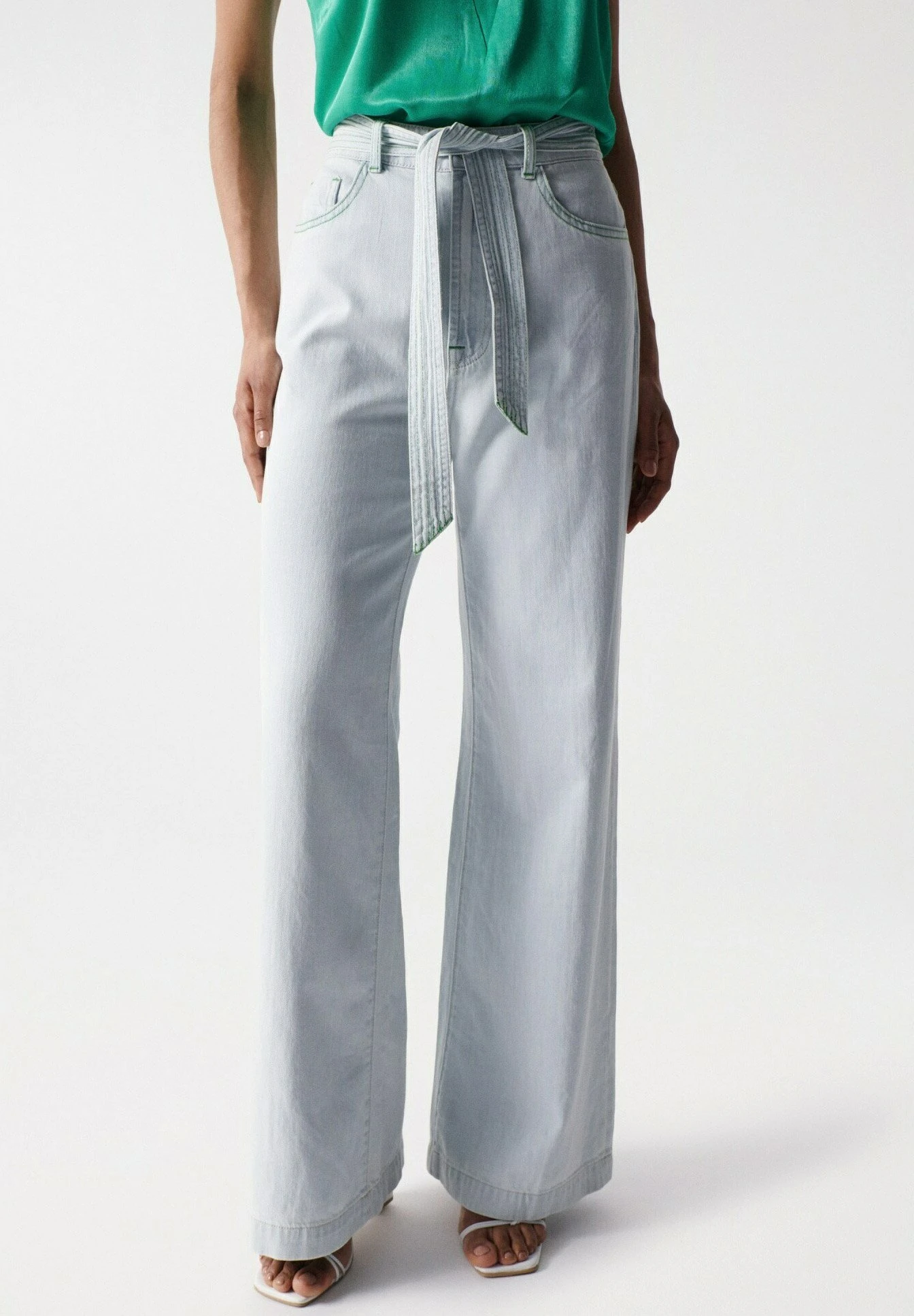 High Rise Loose Wide - Vaqueros A Campana - Blau