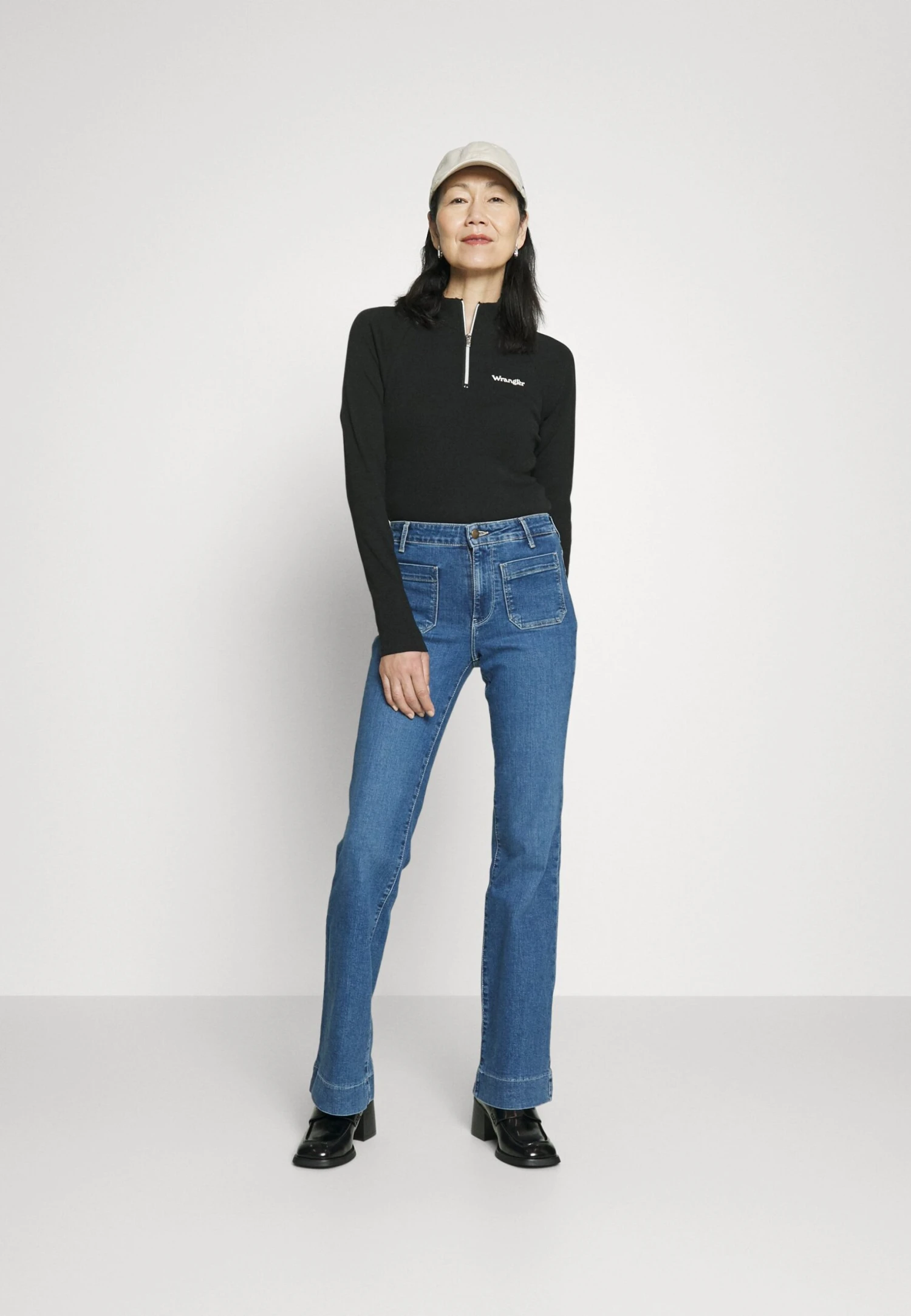 Wrangler Flare - Vaqueros A Campana - Wild One - Imagen 2