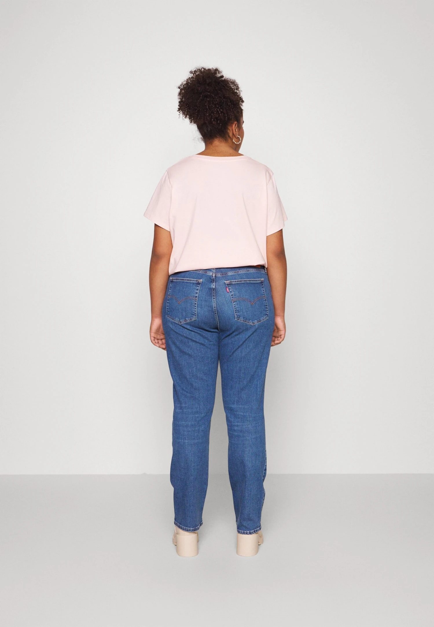 Levi's® Plus 724™ Pl Hr Straight - Vaqueros Slim Fit - Blue Wave Mid Plus - Imagen 3