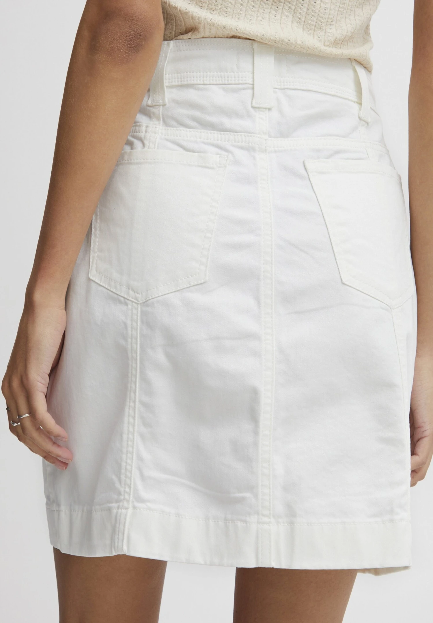 B.young Bylikke- Falda Acampanada - Off White - Imagen 5