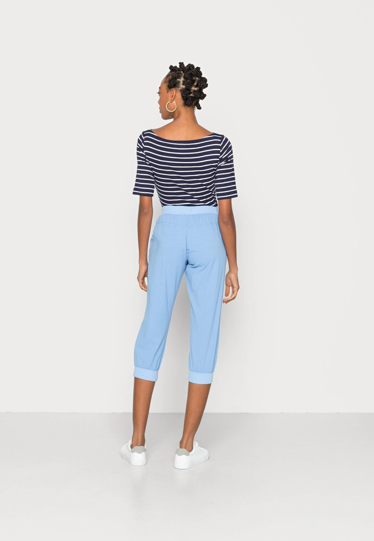 Kaffe Naya Capri - Shorts - Vista Blue - Imagen 3