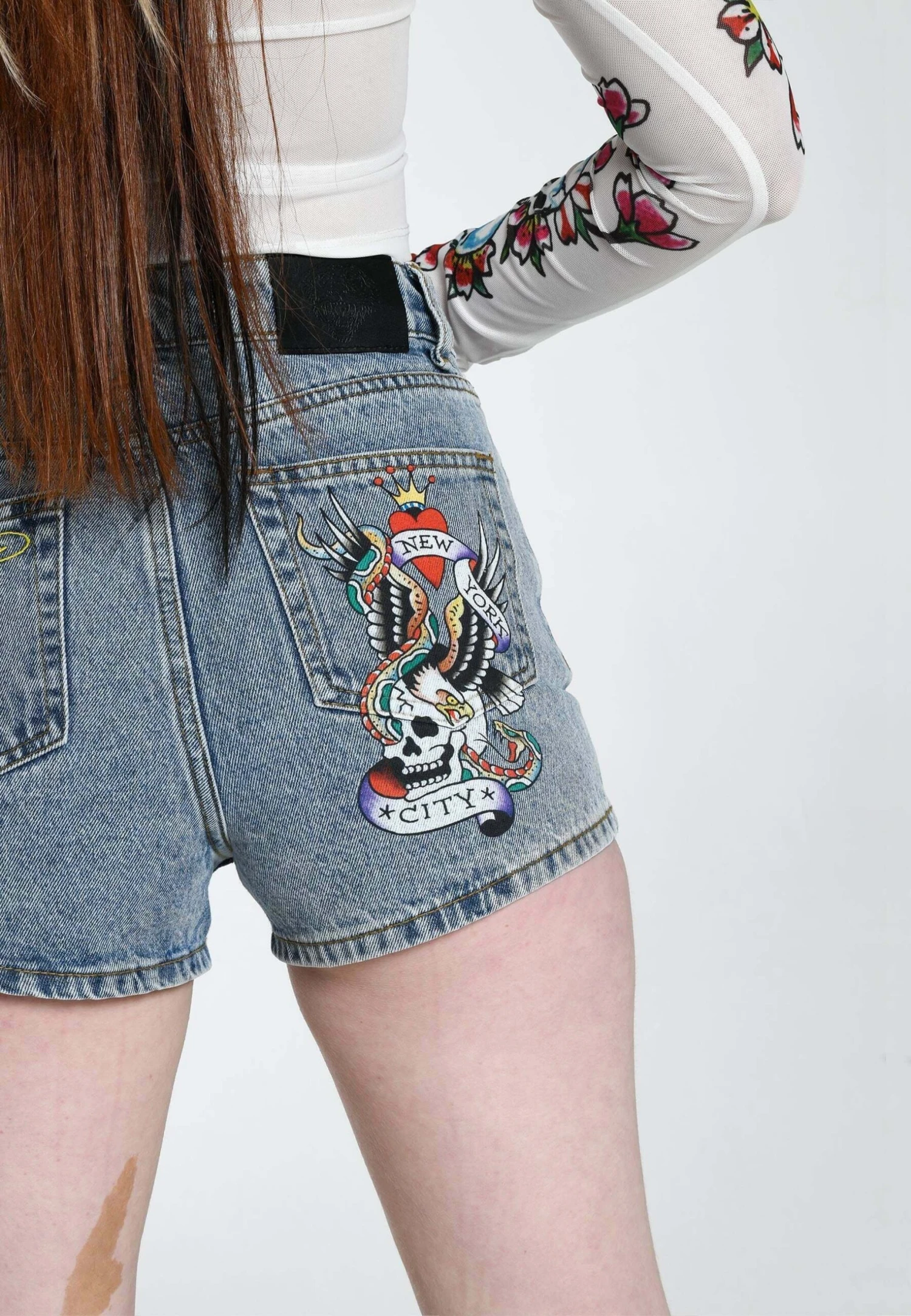 Ed Hardy Nyc Lover- Shorts Vaqueros - Bleach - Imagen 4