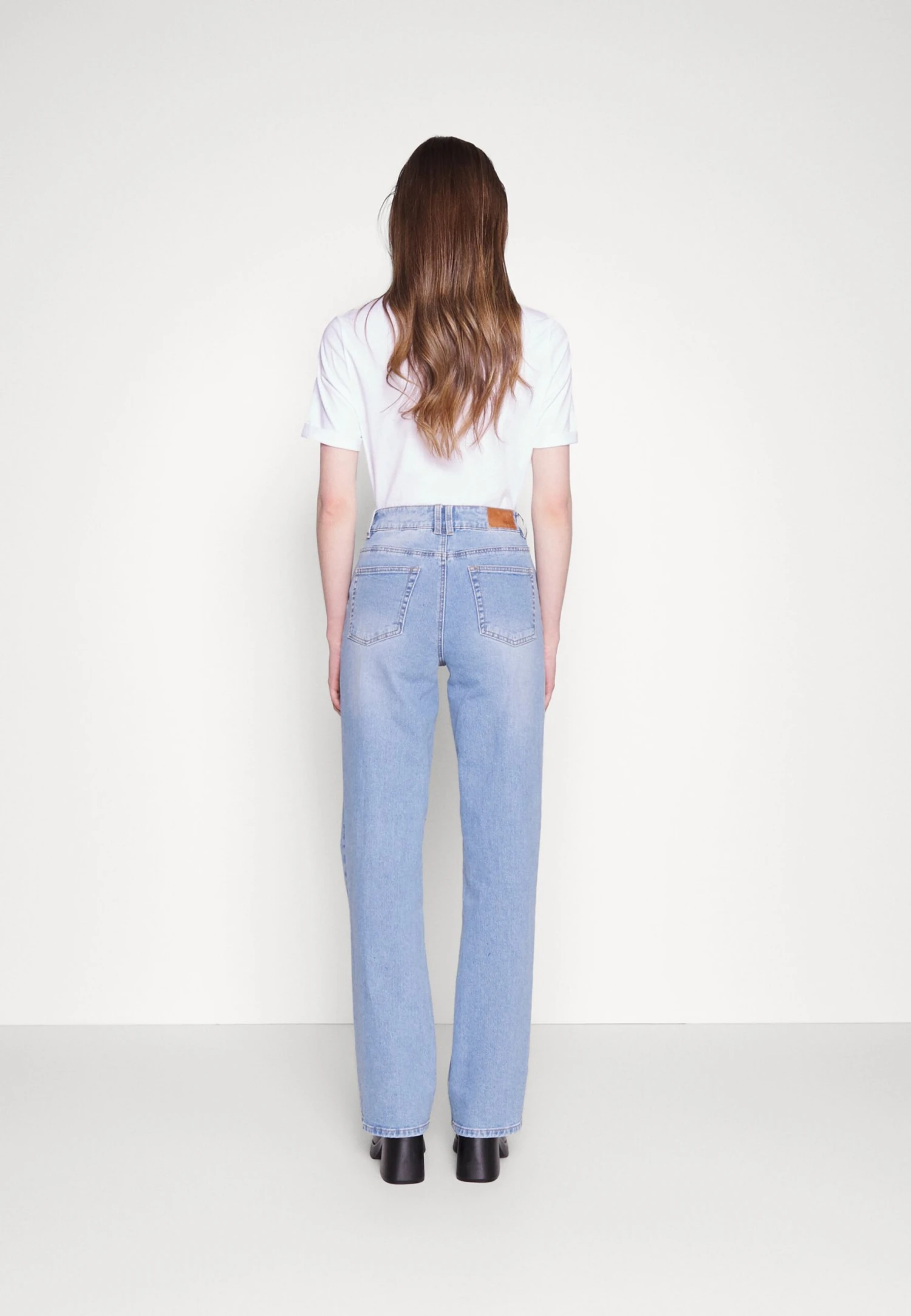 Objmarina- Vaqueros Rectos - Light Blue Denim - Imagen 3