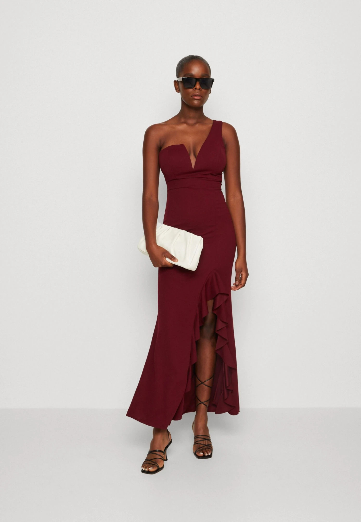 Wal G Soya One Shoulder Maxi Dress - Vestido Ligero - Berry Wine - Imagen 2