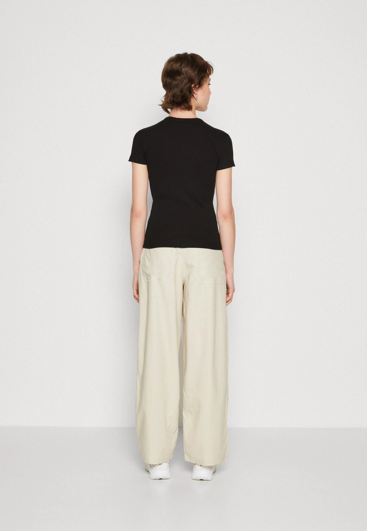 Lacoste Camiseta Básica - Black - Imagen 3