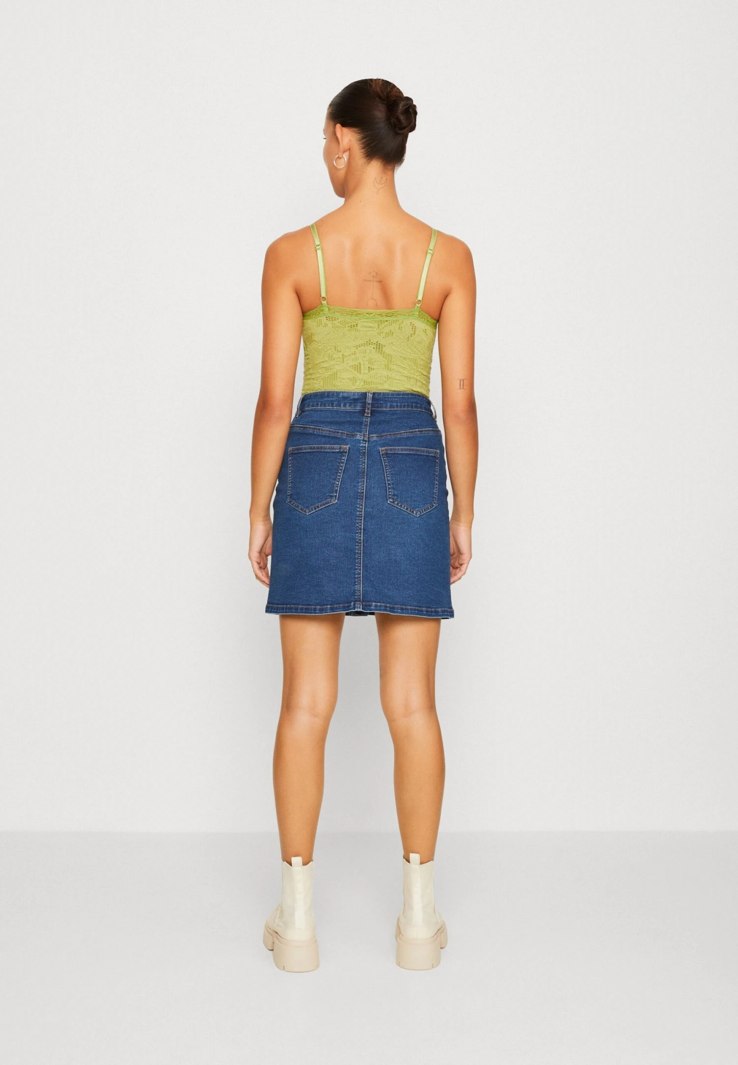 Vero Moda Vmpetra Short Skirt - Falda Vaquera - Medium Blue Denim - Imagen 3