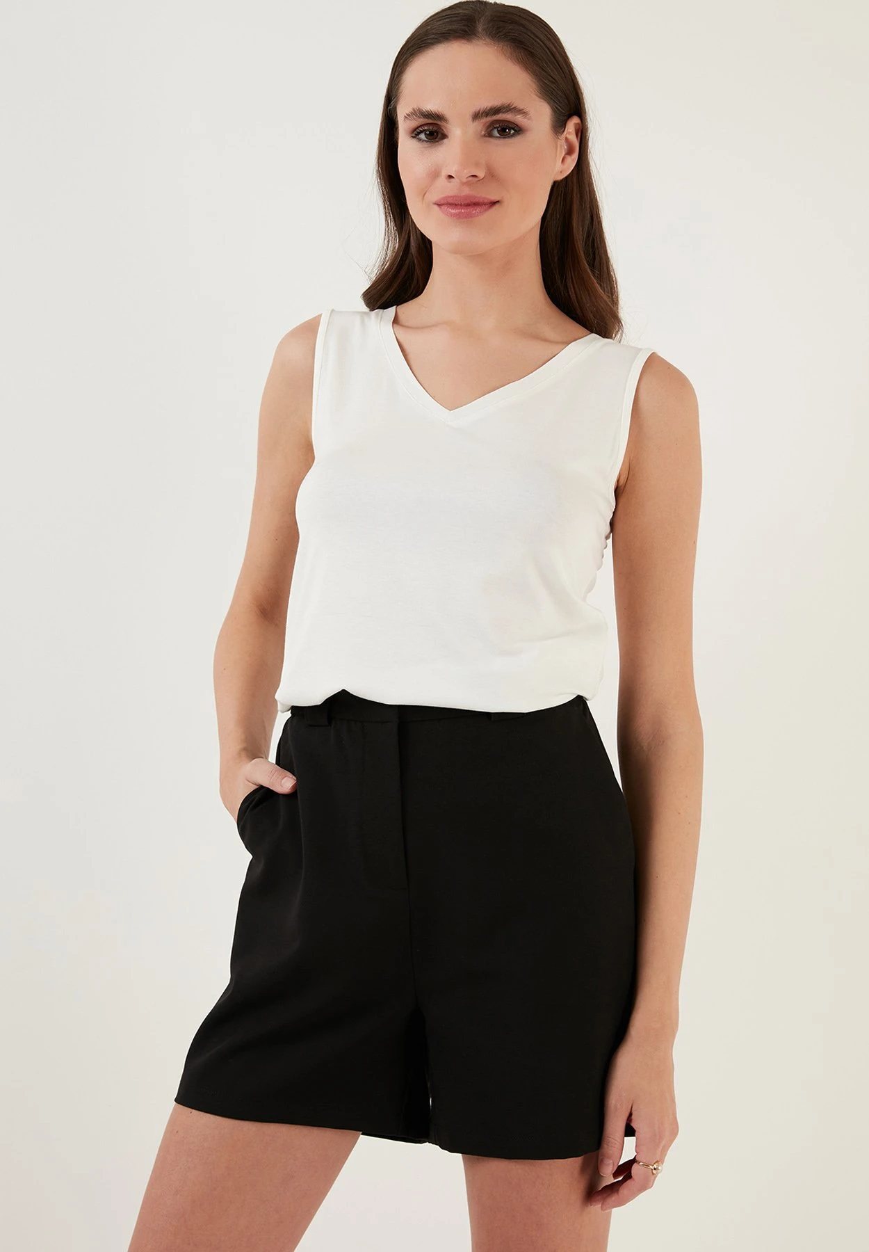 LELA Regular Fit - Top - Ecru - Imagen 5