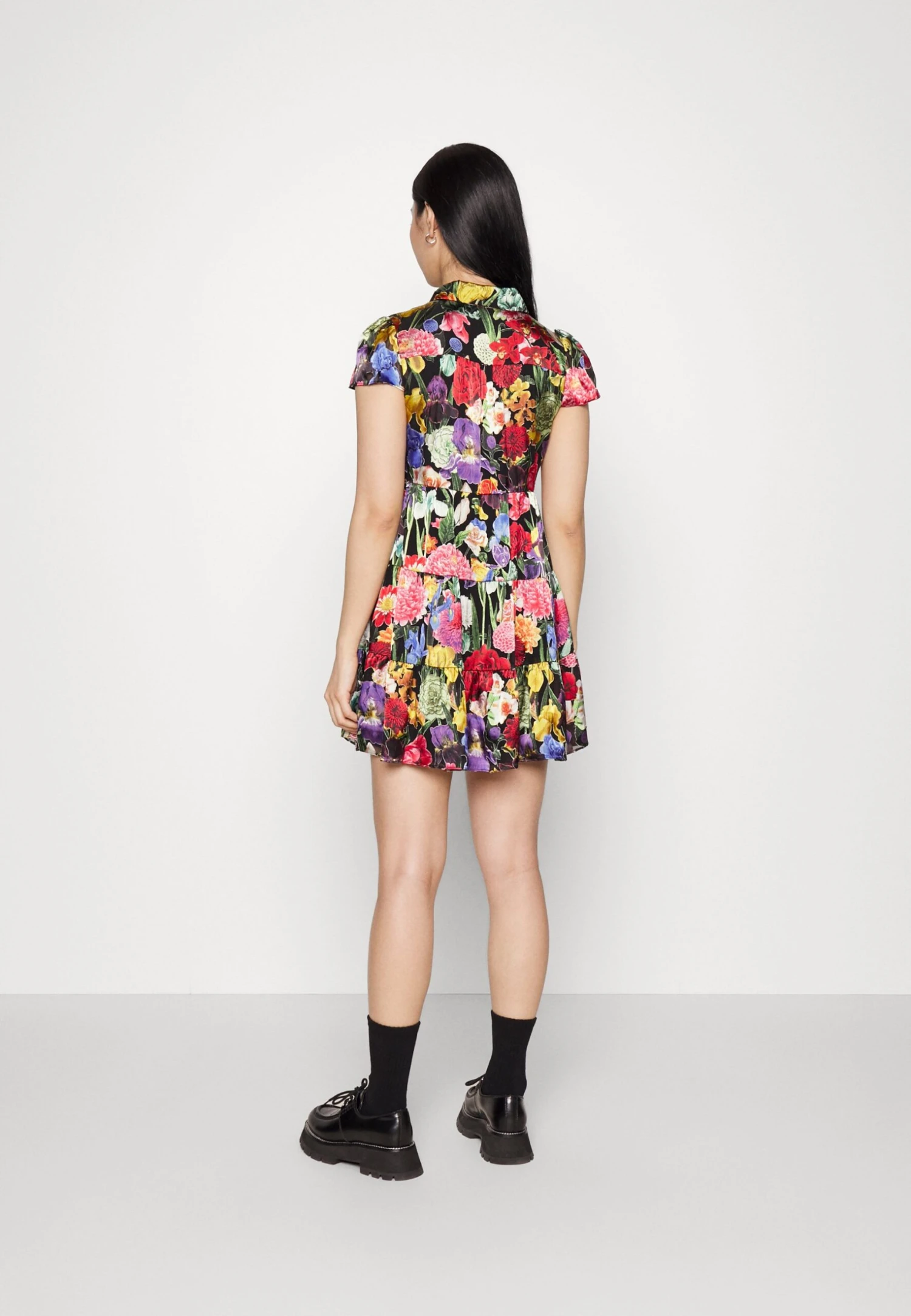 Alice + Olivia Meeko Tiered- Vestido Camisero - Botanical Garden - Imagen 3