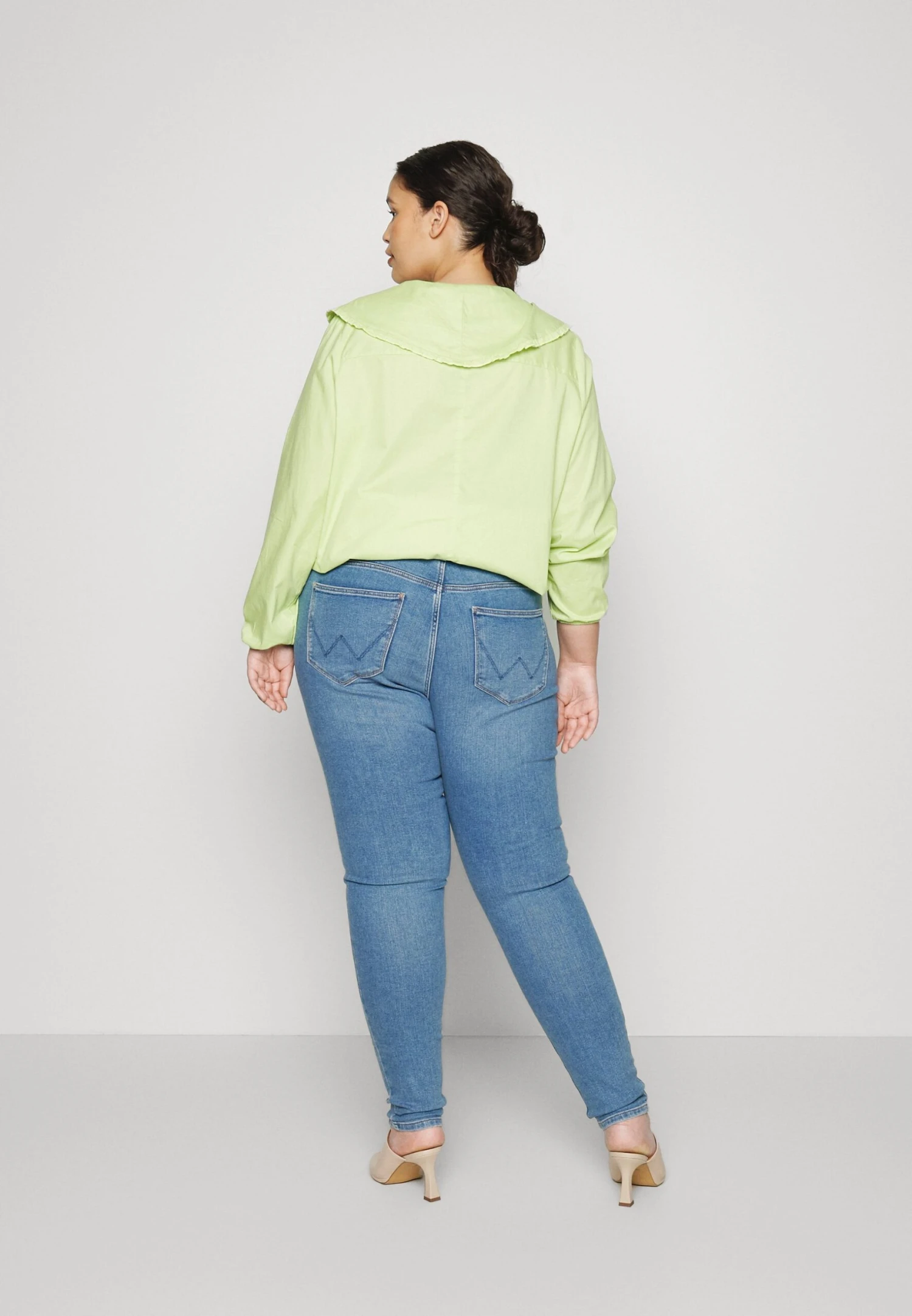 Wrangler High - Vaqueros Pitillo - River - Imagen 3