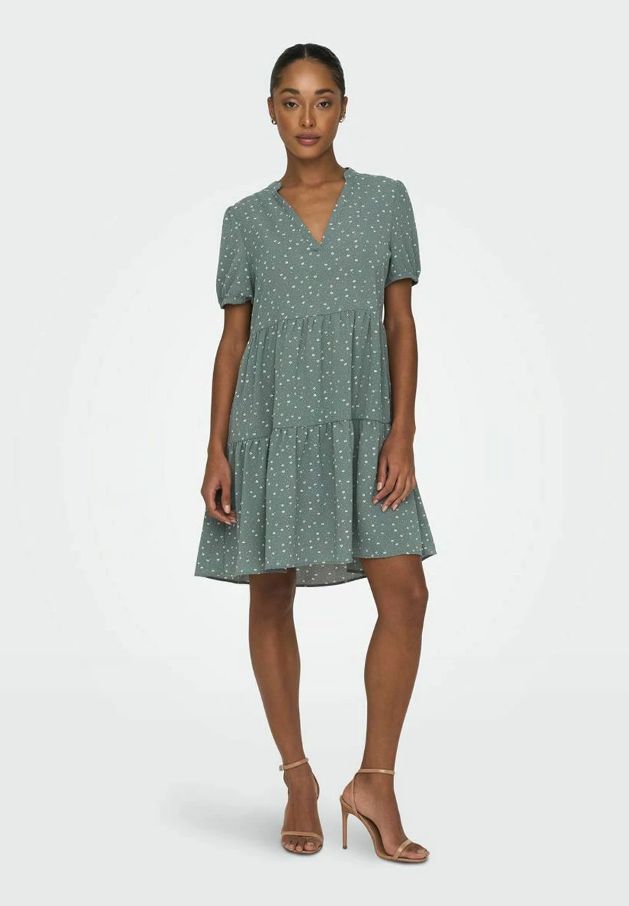 ONLY Gemustertes V-Ausschnitt - Vestido Informal - Balsam Green
