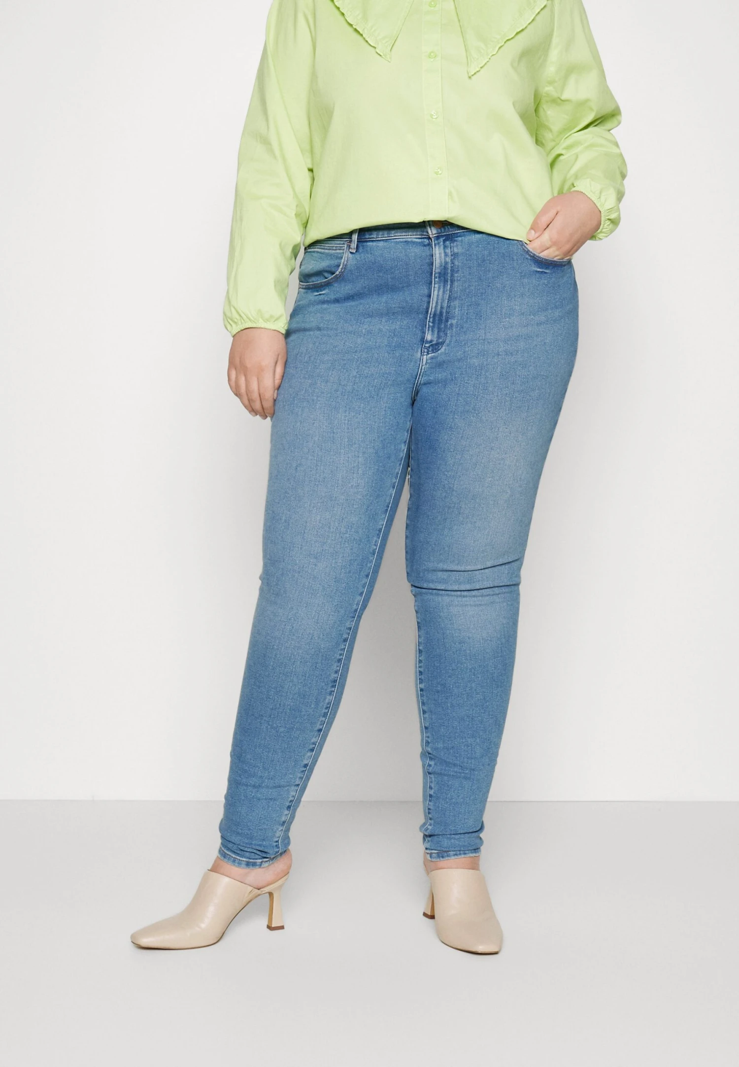 Wrangler High - Vaqueros Pitillo - River - Imagen 4