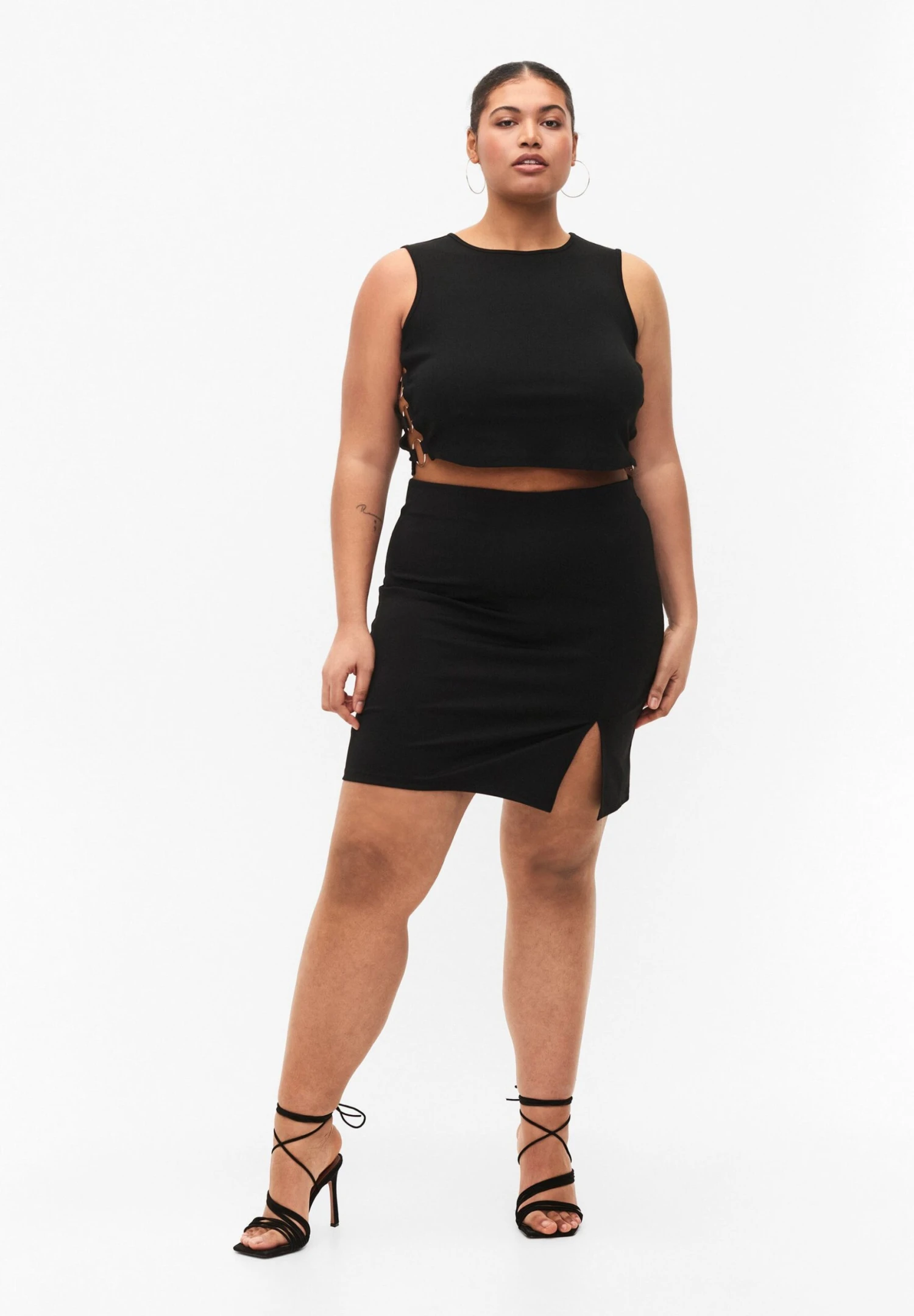 With Open Side Detail - Top - Black - Imagen 2