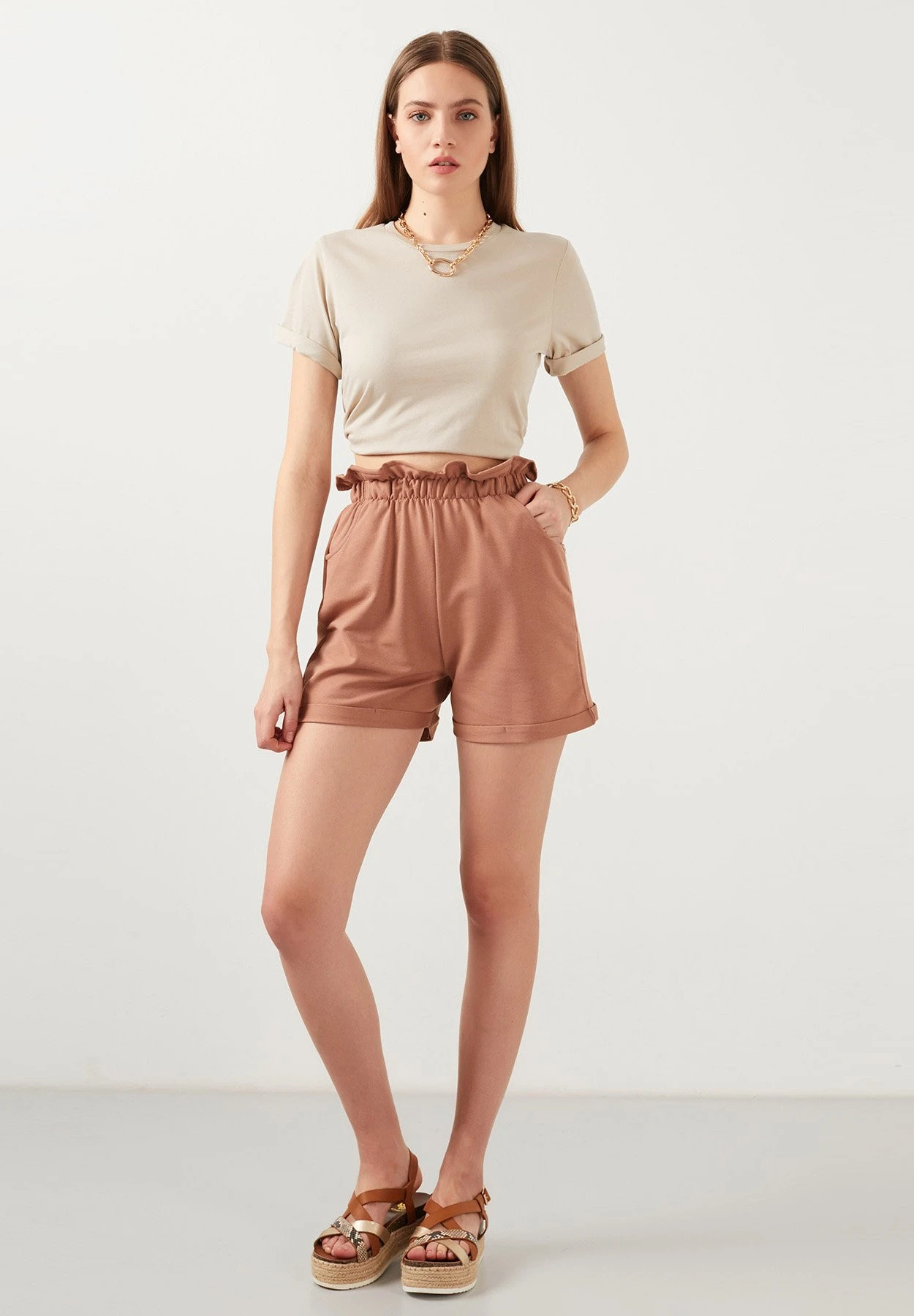 LELA Slim Fit - Shorts - Biscuit Color - Imagen 2