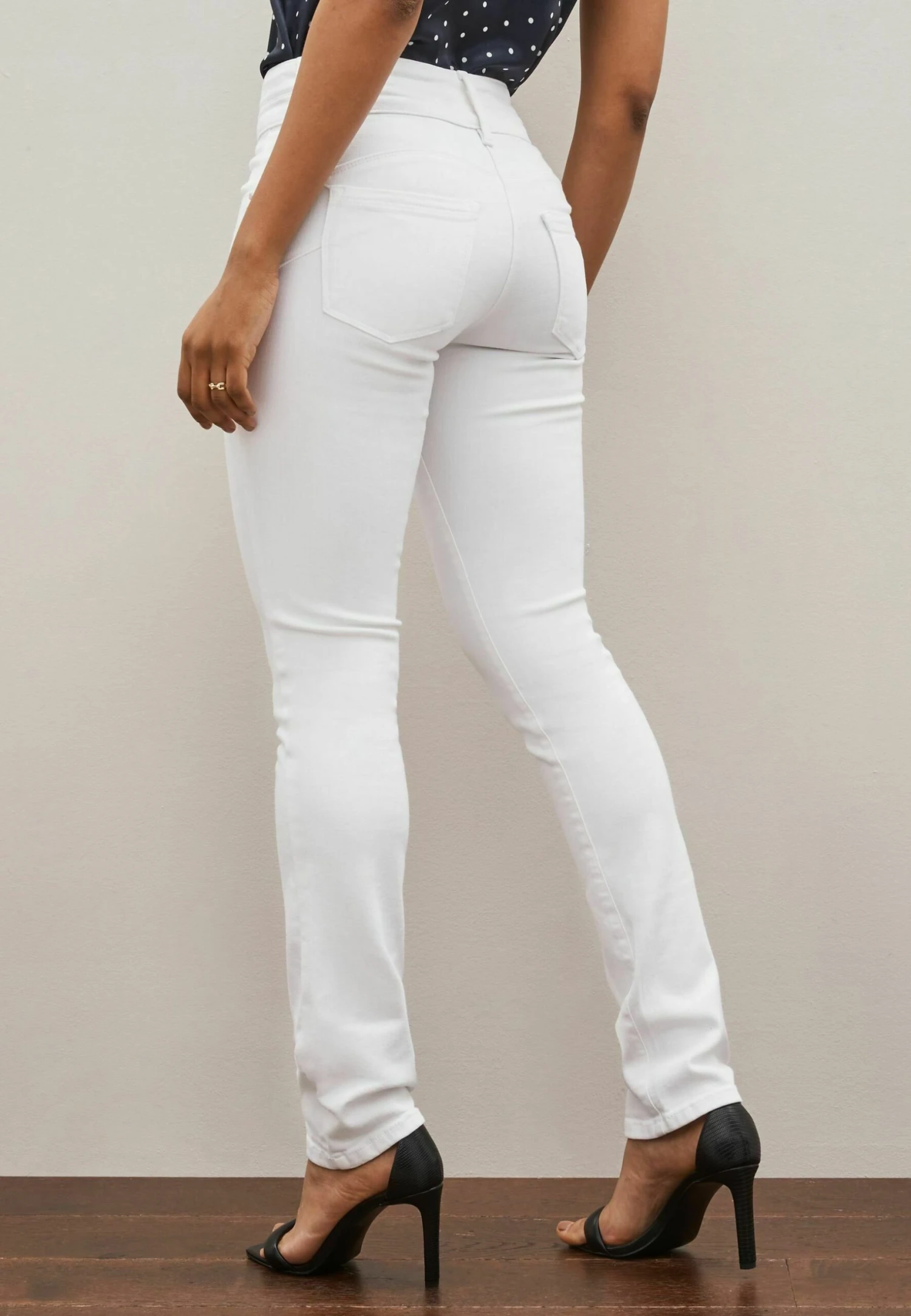 Next Lift Shape Standard - Vaqueros Slim Fit - White