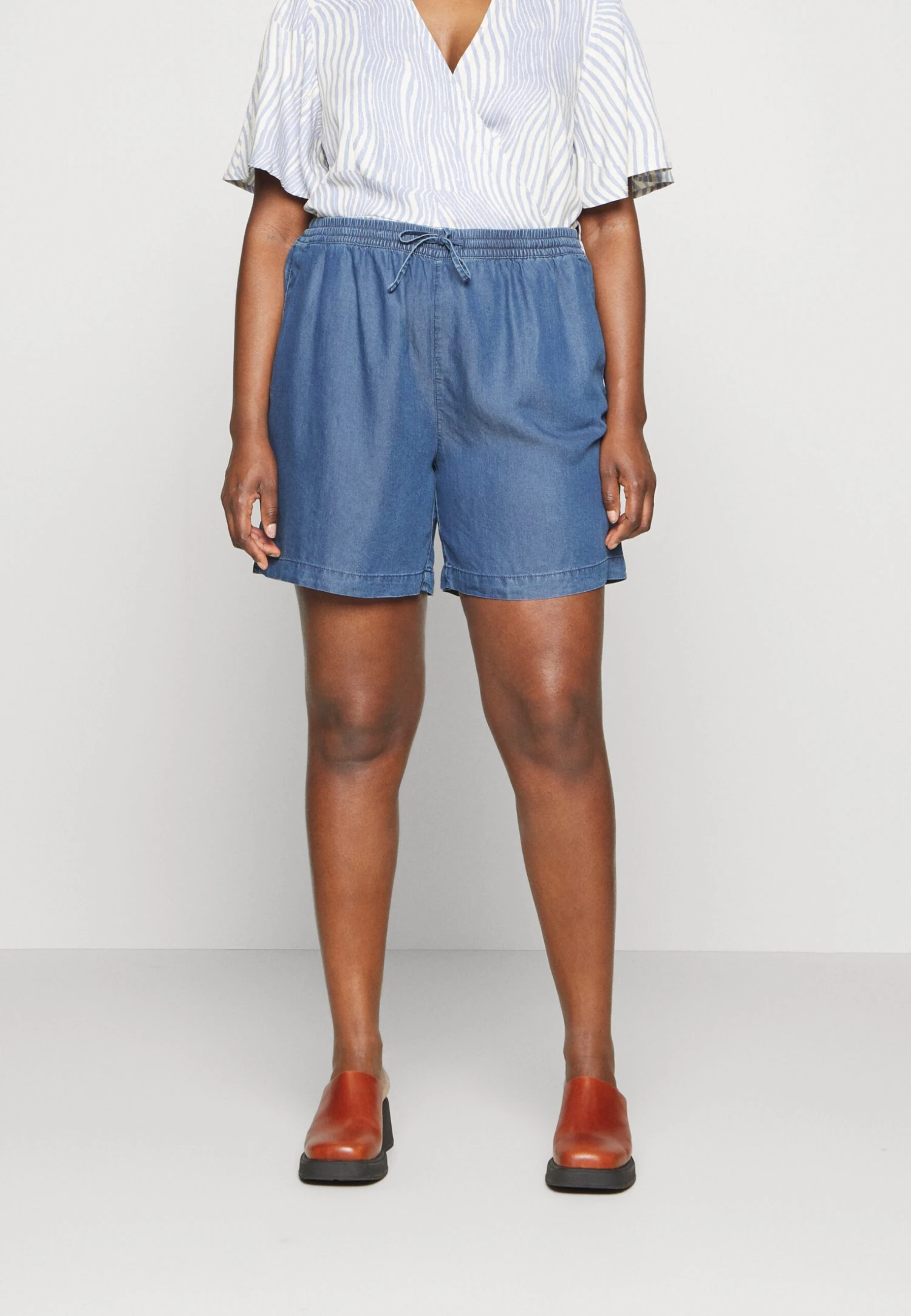 ONLY CARMAKOMA Carpema Life - Shorts Vaqueros - Dark Blue Denim