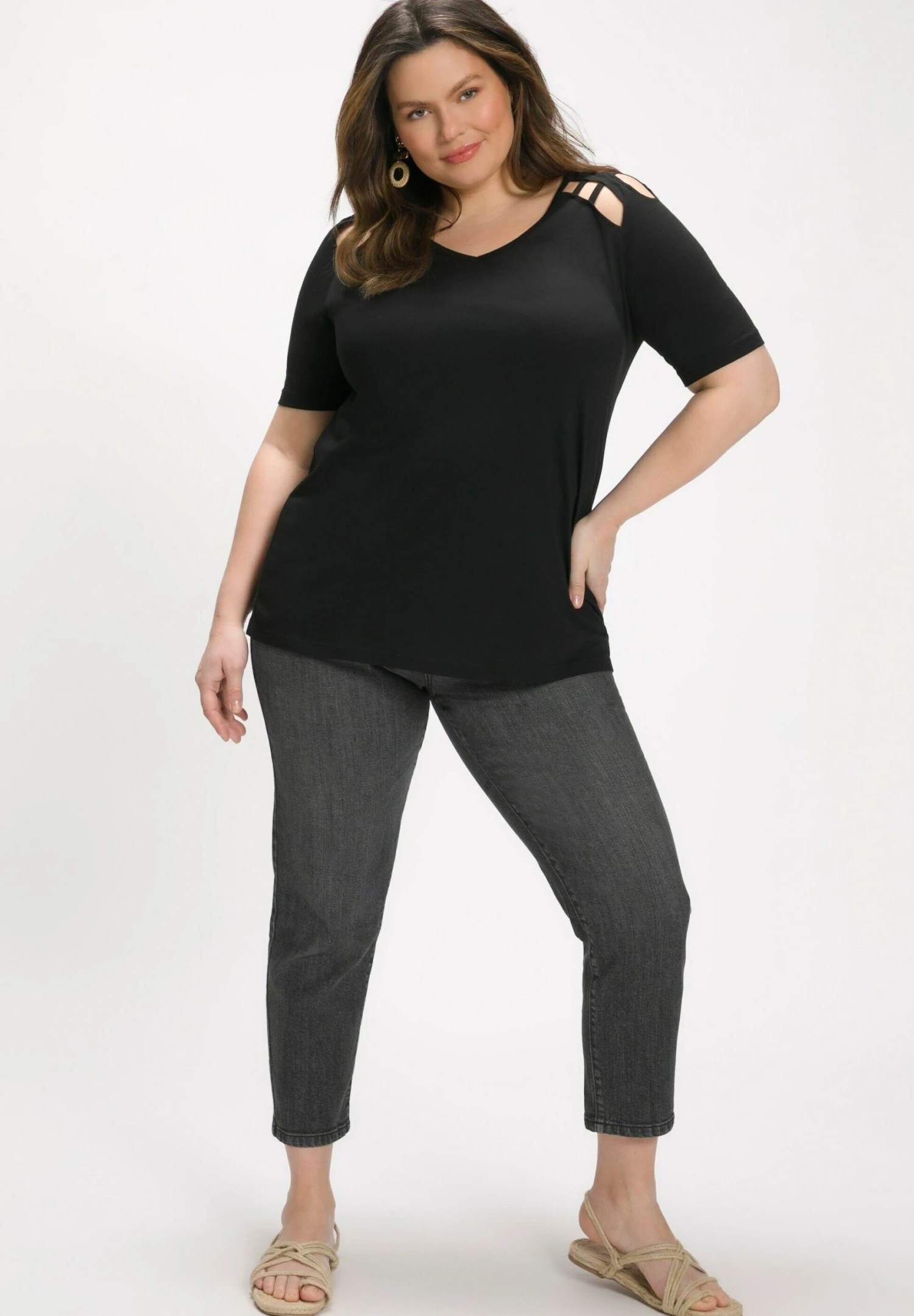 Ulla Popken Ausschnitte A-Linie V-Ausschnitt Halbarm - Camiseta Estampada - Schwarz - Imagen 2