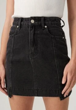 Katie- Falda Acampanada - Washed Black