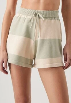 Checker - Shorts - Sage Green