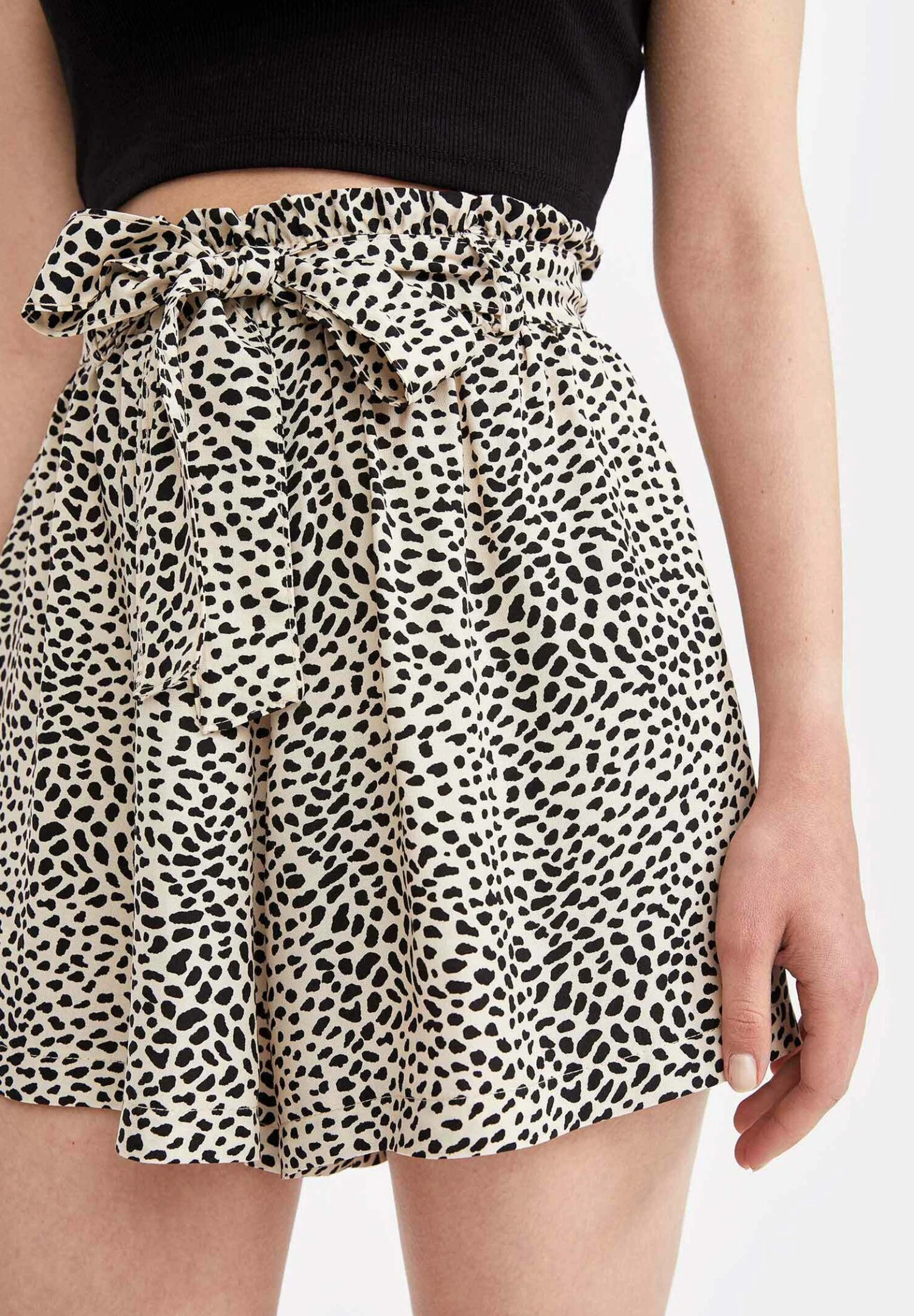 DeFacto Shorts - Beige - Imagen 4