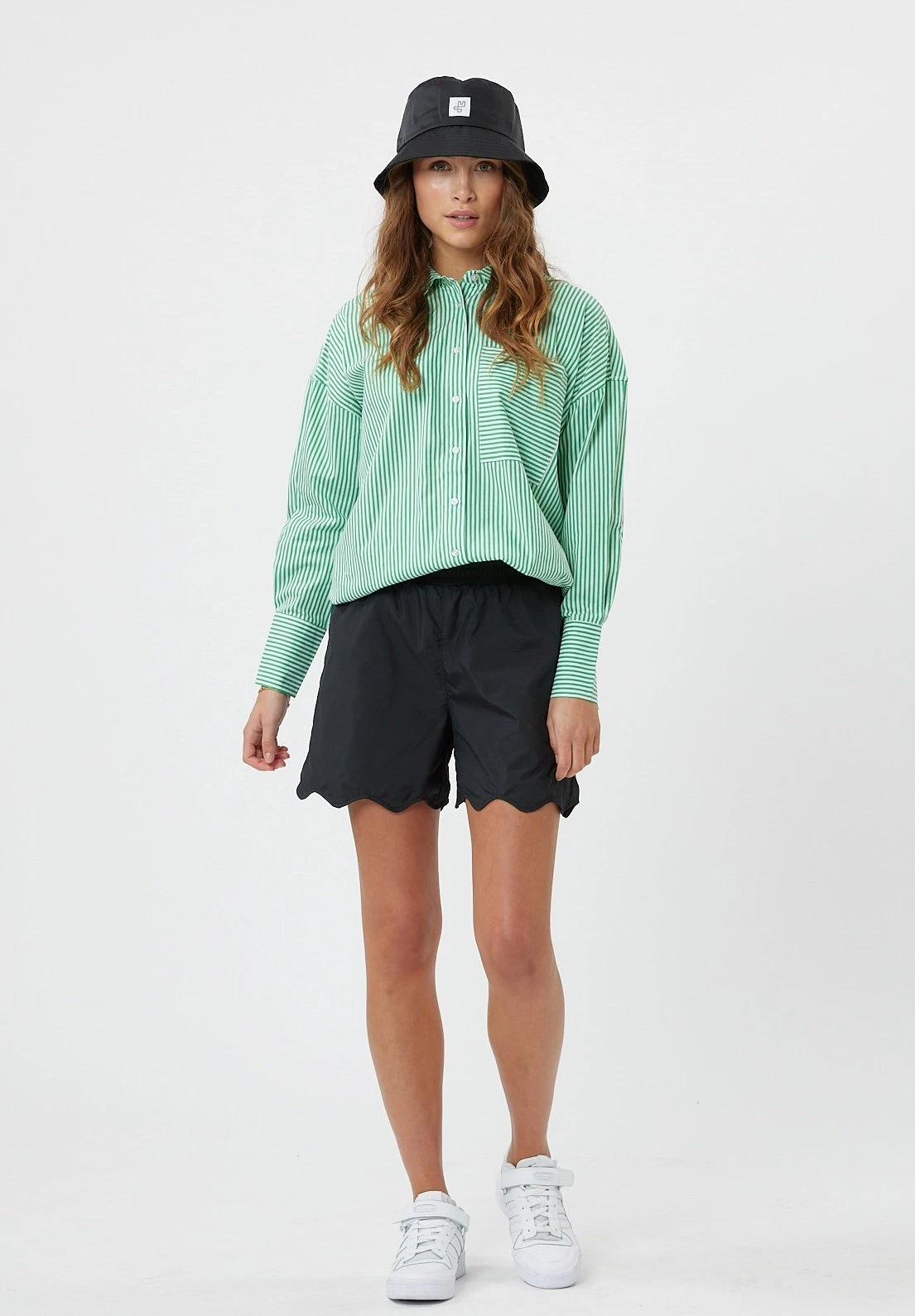 Moves Shorts - Black