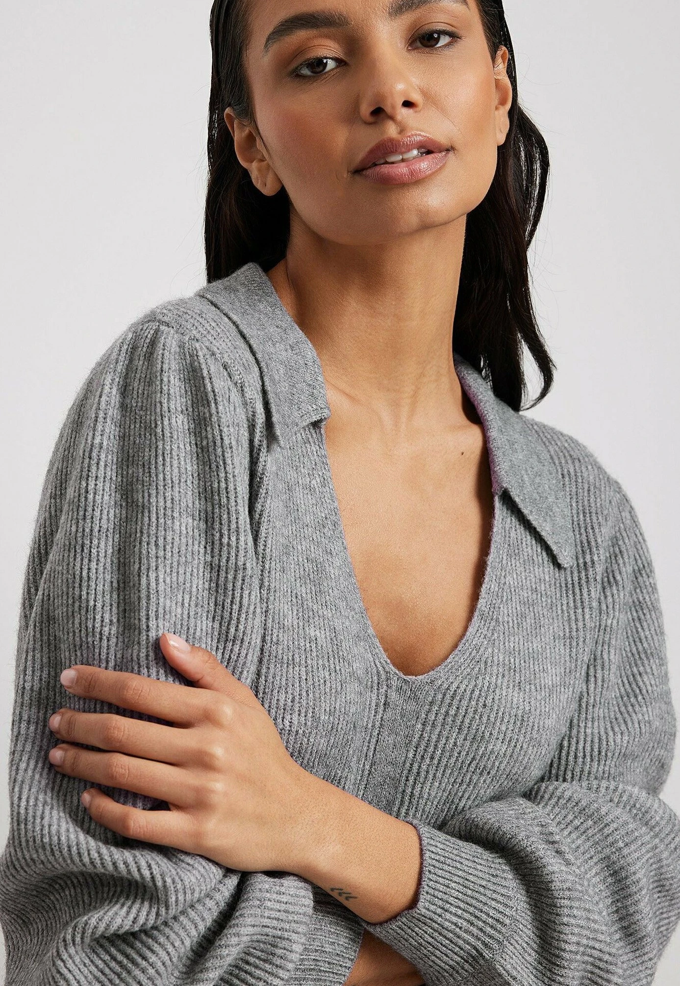 NA-KD Mit Kragen - Vestido De Punto - Grey Melange - Imagen 4