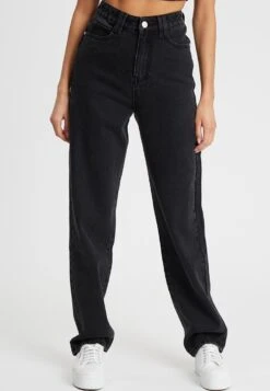 Calli Tahlia- Vaqueros Rectos - Washed Black