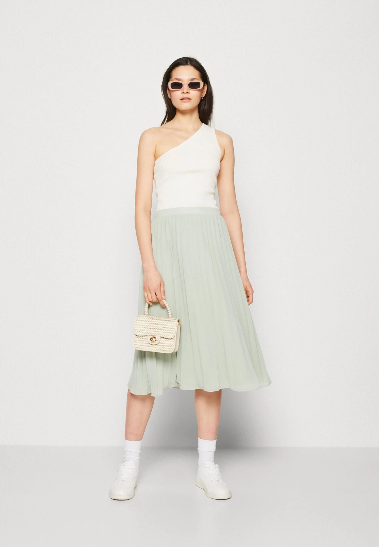 Vila Vifrederikke Plisse Skirt - Falda Plisada - Desert Sage - Imagen 2